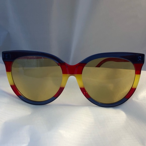 GUCCI SUNGLASSES - Picture 6 of 7